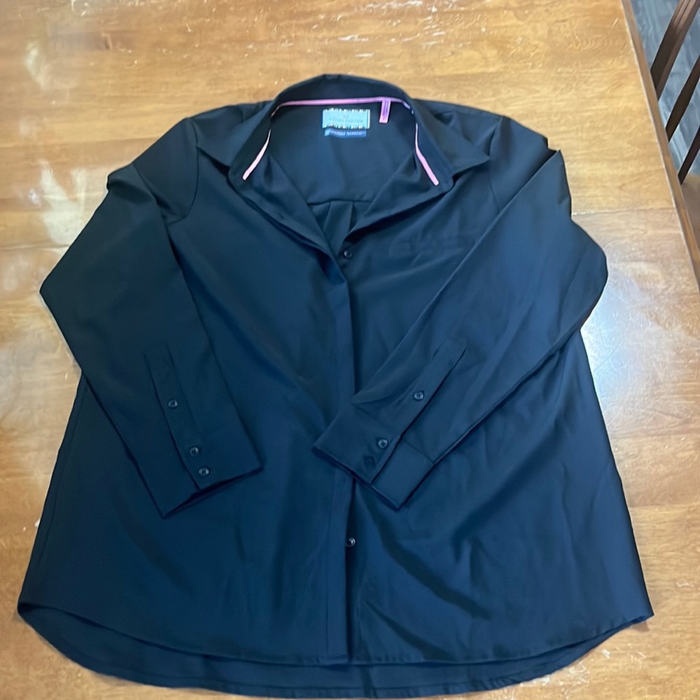 NWOT • Modern Ambition Wrinkle Free Blouse